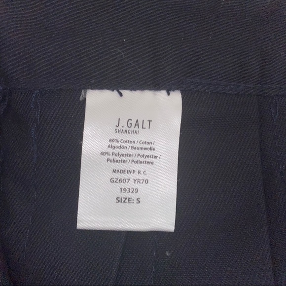 One size brandy melville navy blue pleated skirt! - Picture 3 of 3